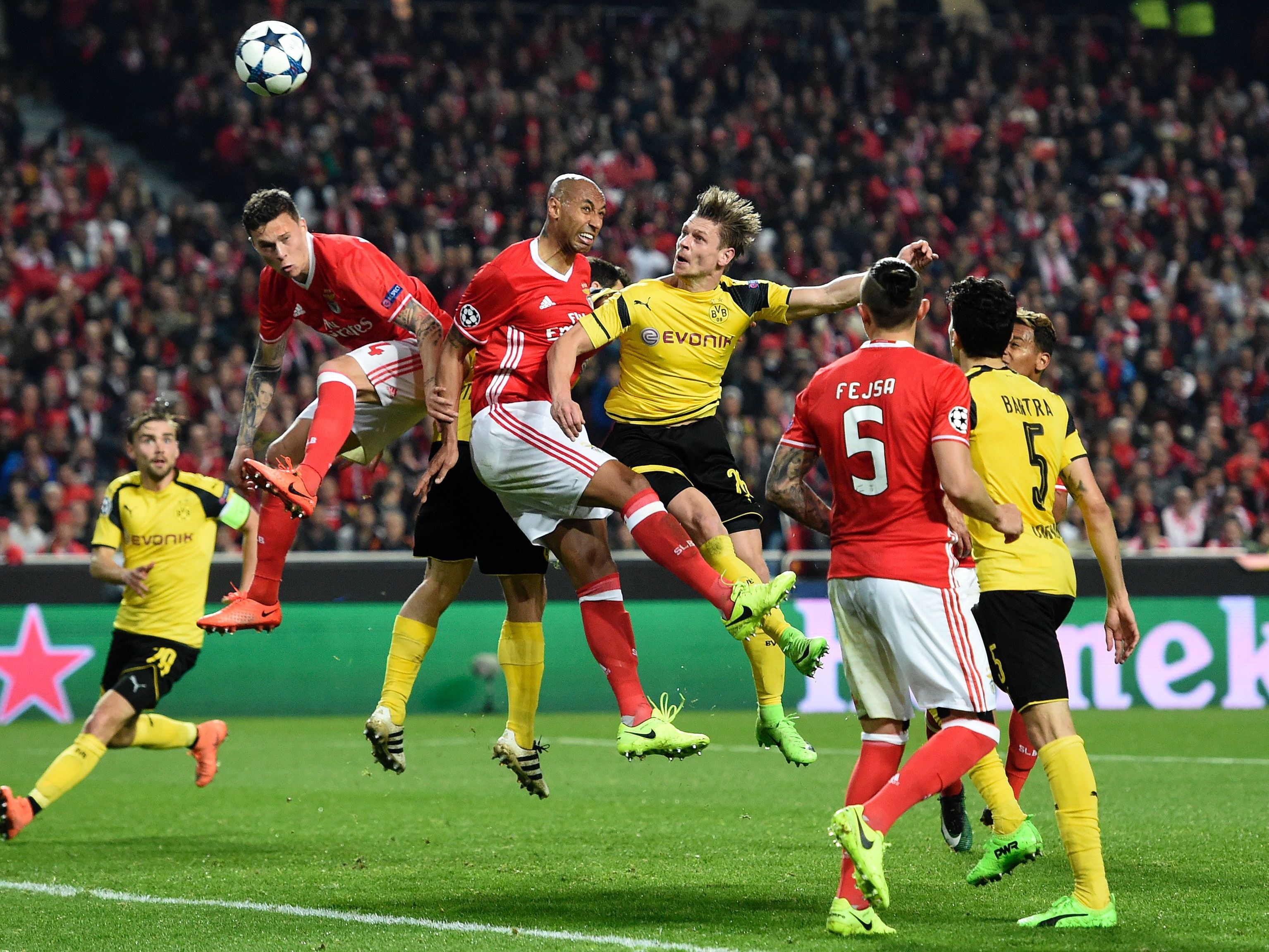 Hier wird Borussia Dortmund (BVB) gegen Benfica Lissabon gezeigt: Live-Stream, TV-Übertragung ...