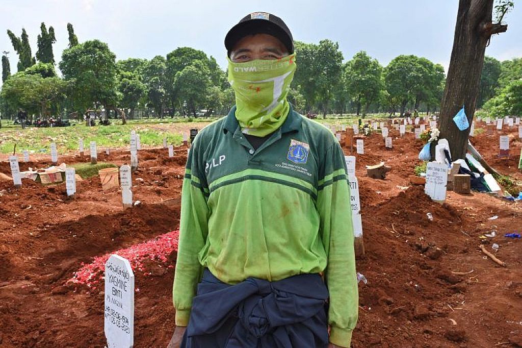 Totengräber in Indonesien © APA, AP (1)