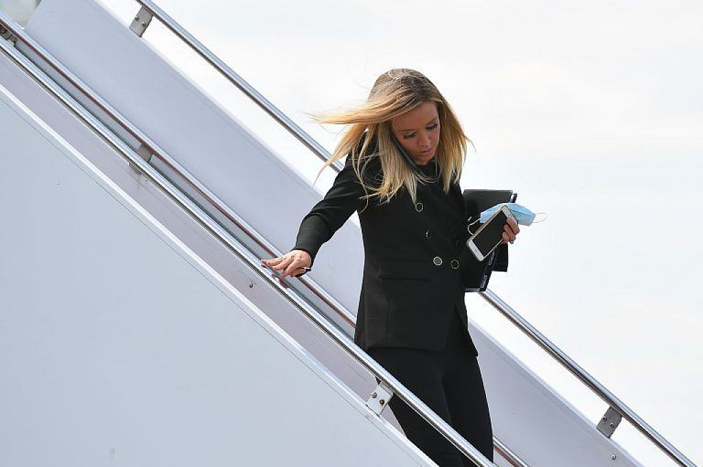Kayleigh McEnany    P  © APA/AFP