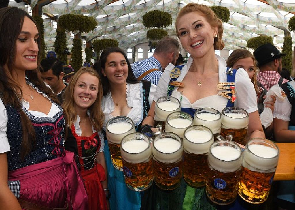 Menschenmassen beim Oktoberfest. © AFP, AP, dpa (Archivbilder)