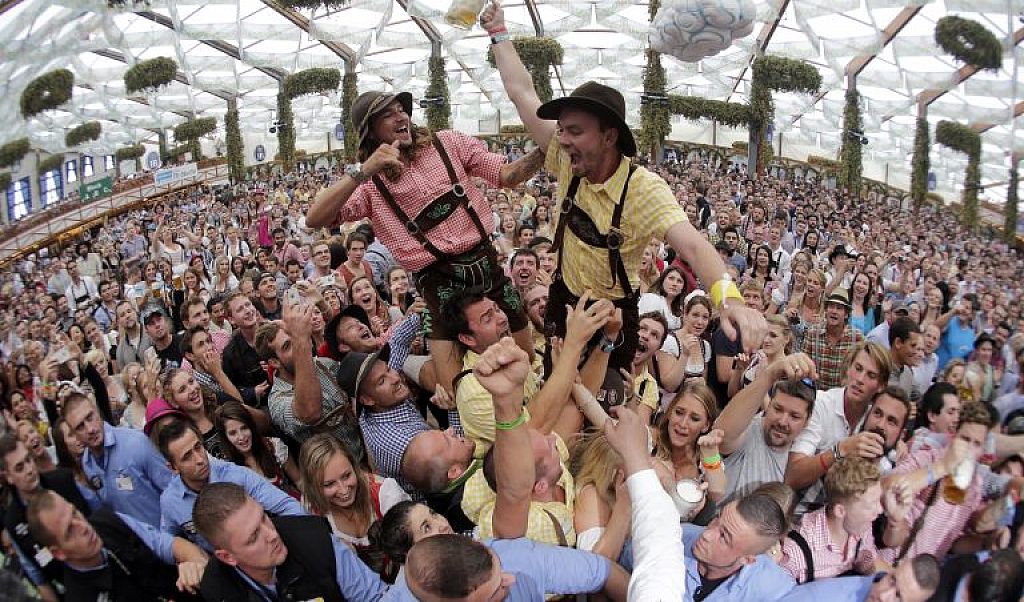 Menschenmassen beim Oktoberfest. © AFP, AP, dpa (Archivbilder)