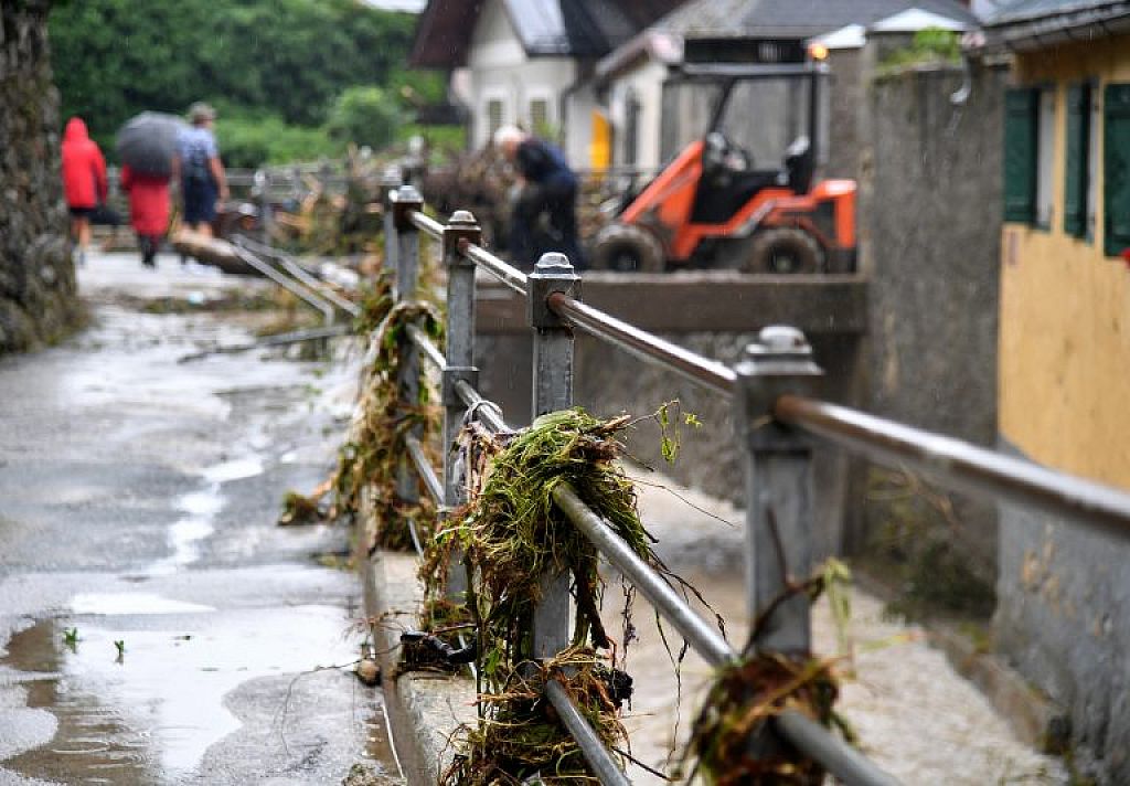 © APA, FF Hallein, Reuters