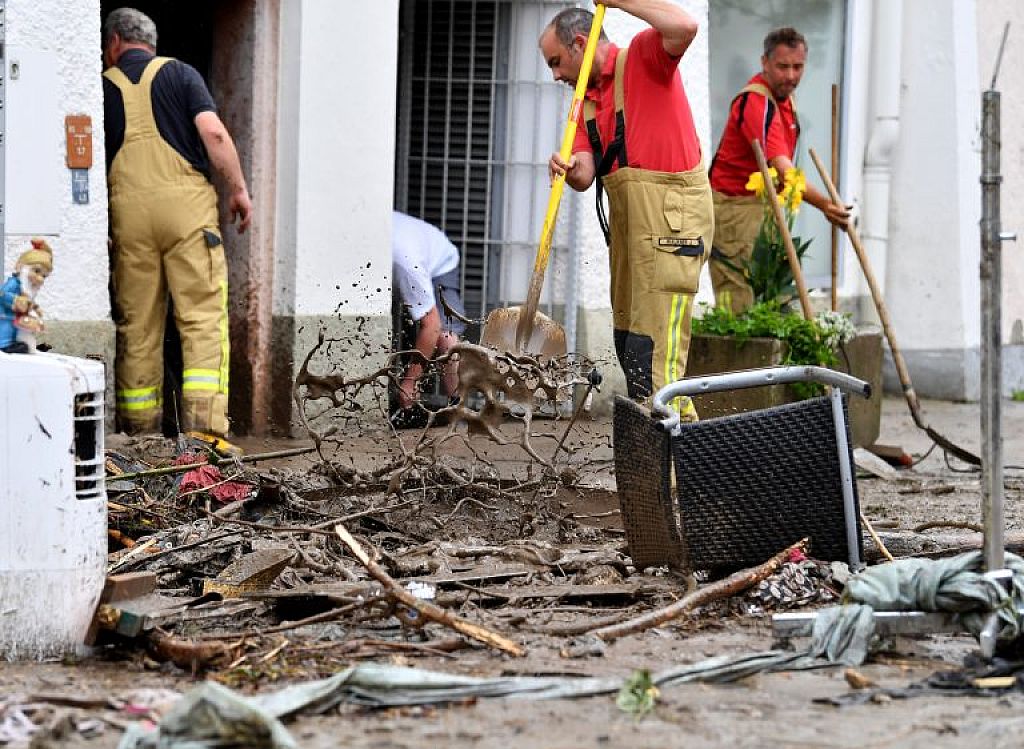 © APA, FF Hallein, Reuters