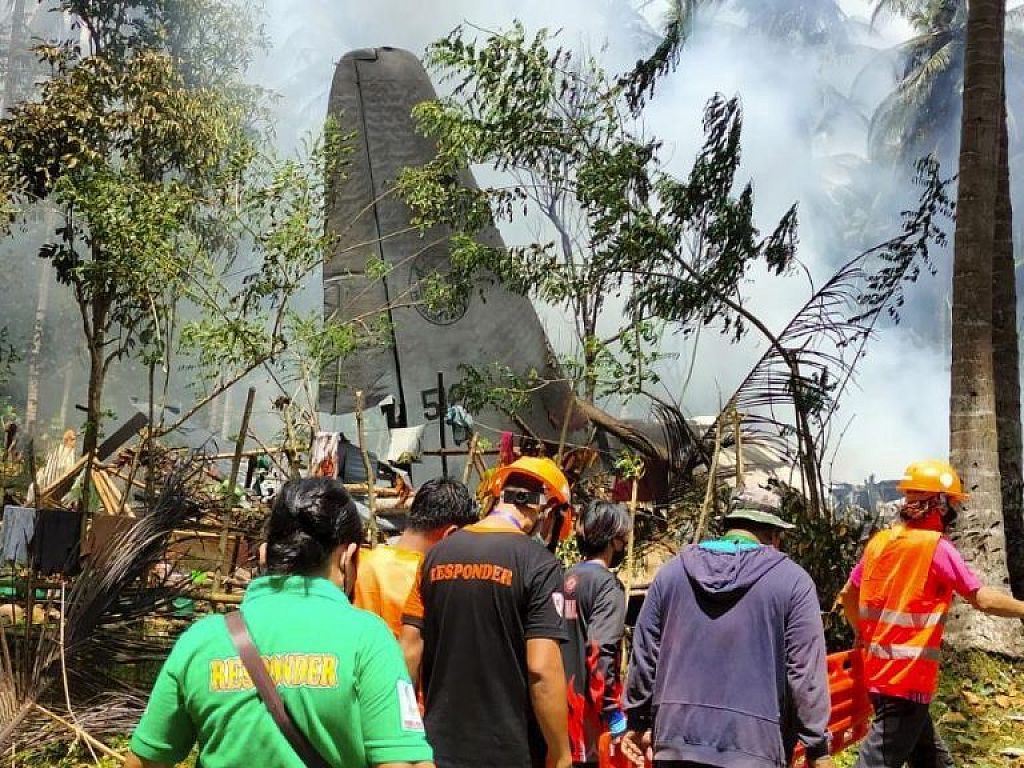 u003cpu003ePhilippines Military Plance Crashu003c/pu003en © AFP