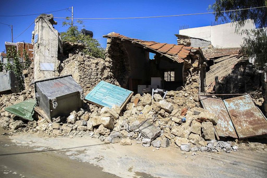GREECE-EARTHQUAKE
 © APA/AFP/COSTAS METAXAKIS