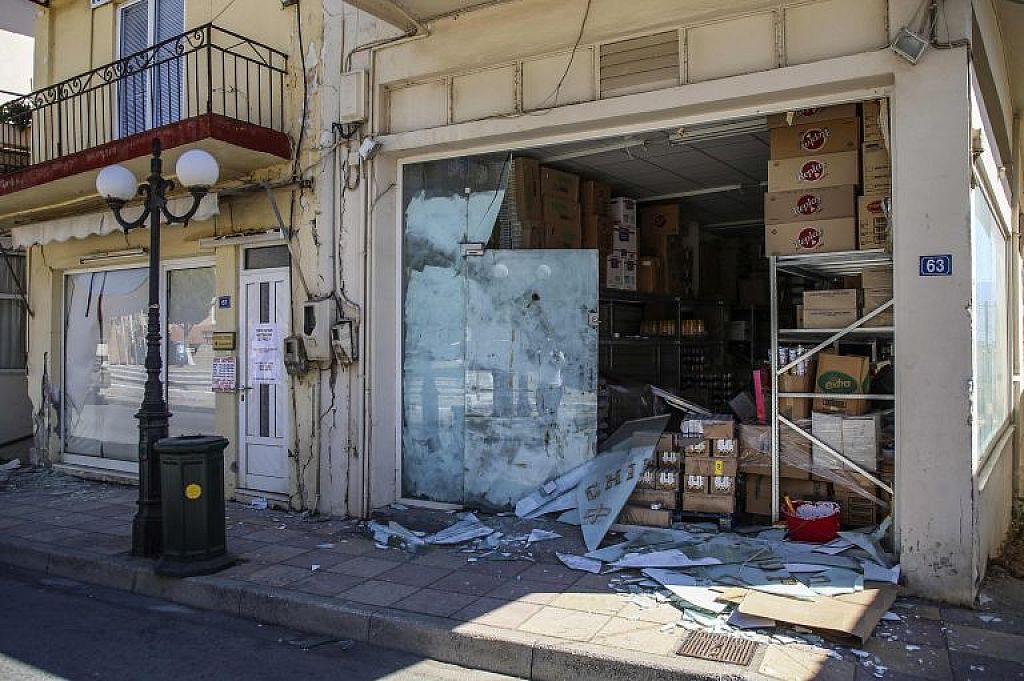 GREECE-EARTHQUAKE
 © APA/AFP/COSTAS METAXAKIS
