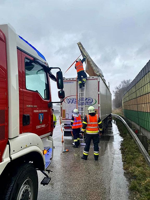 © APA/BFKDO AMSTETTEN