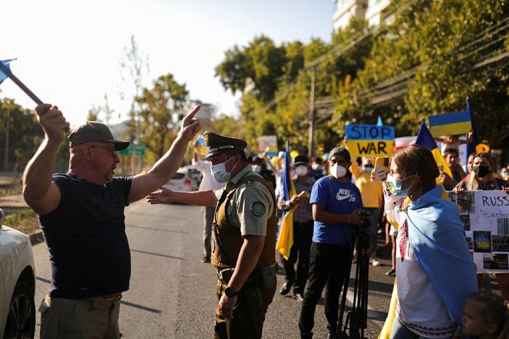 UKRAINE-CRISIS/CHILE-PROTESTS
 © REUTERS