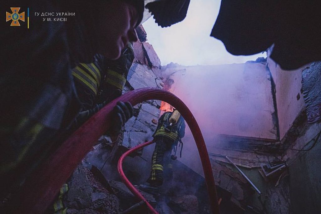 UKRAINE-CRISIS/KYIV
 ©  Press service of the State Emergency Service of Ukraine/Handout via REUTERS