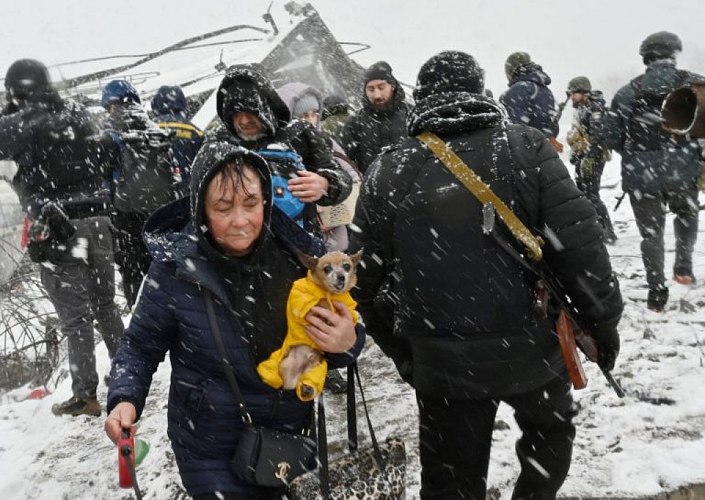 UKRAINE-RUSSIA-CONFLICT
 © Sergei SUPINSKY/AFP AND REUTERS/Thomas Peter