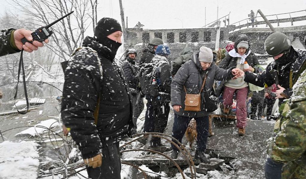 UKRAINE-RUSSIA-CONFLICT
 © Sergei SUPINSKY/AFP AND REUTERS/Thomas Peter