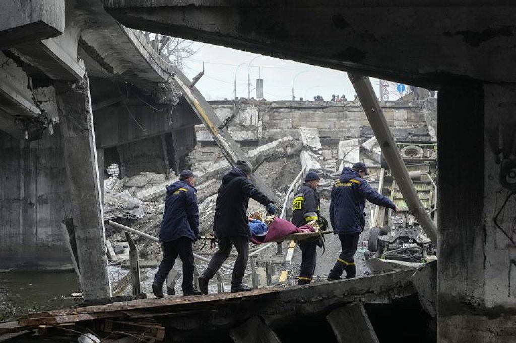 Russia Ukraine War
 © AP Photo/Rodrigo Abd/Efrem Lukatsky
