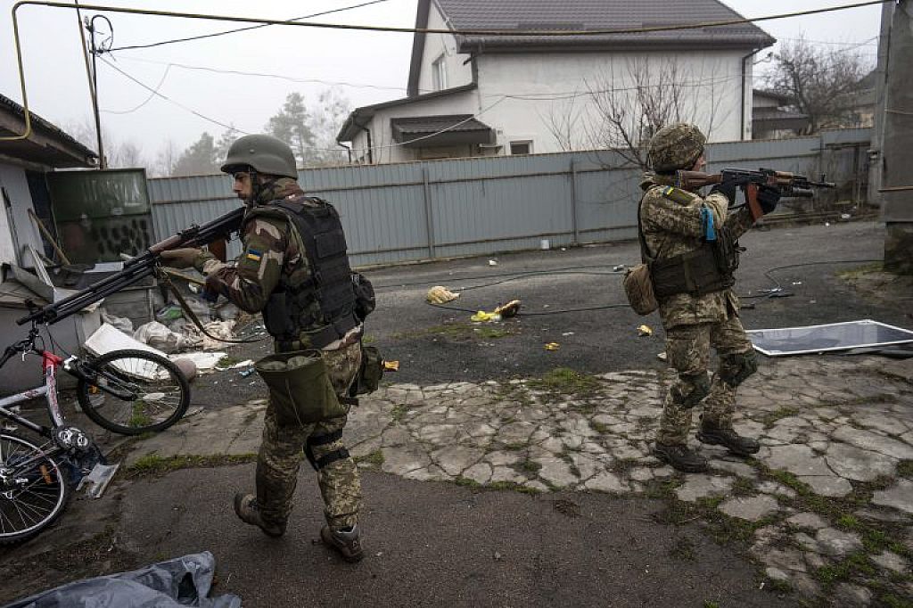Russia Ukraine War
 © AP Photo/Rodrigo Abd/Efrem Lukatsky