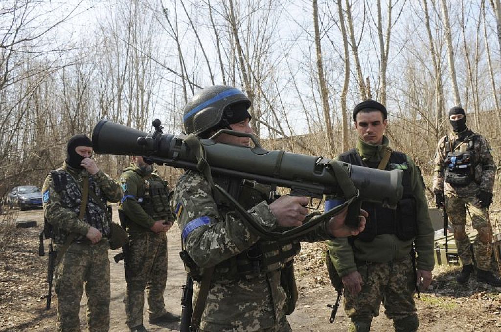 Russia Ukraine War Arms Express
 © AP Photo/Vadim Ghirda/Mauricio Campino/U.S. Air Force via AP/AP Photo/Andrew Marienko/Senior Airman Stephani Barge/U.S. Air Force via AP/Mauricio Campino/U.S. Air Force via AP