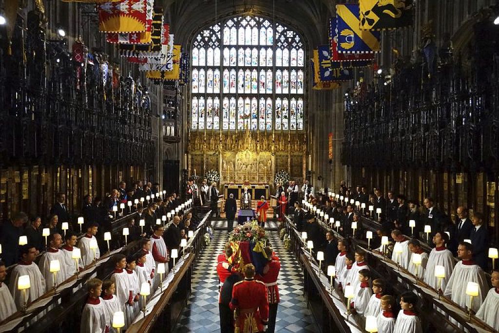 Queen-Sarg am Weg in die St George's Chapel © Jonathan Brady/Pool Photo via AP