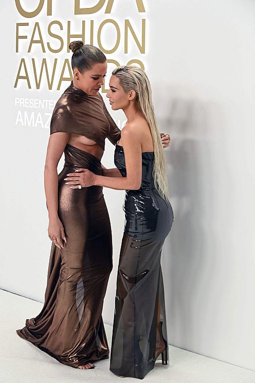 Khloe und Kim Kardashian © APA