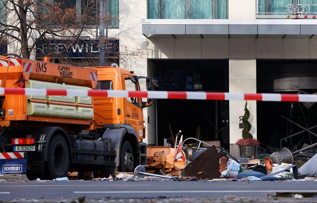 GERMANY-ACCIDENT/AQUARIUM
 © APA/REUTERS/AP
