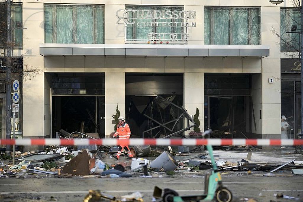 Germany Aquarium Bursts
 © APA/REUTERS/AP