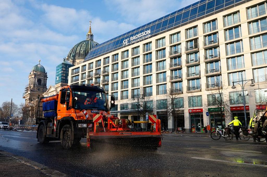 GERMANY-ACCIDENT/AQUARIUM
 © APA/REUTERS/AP