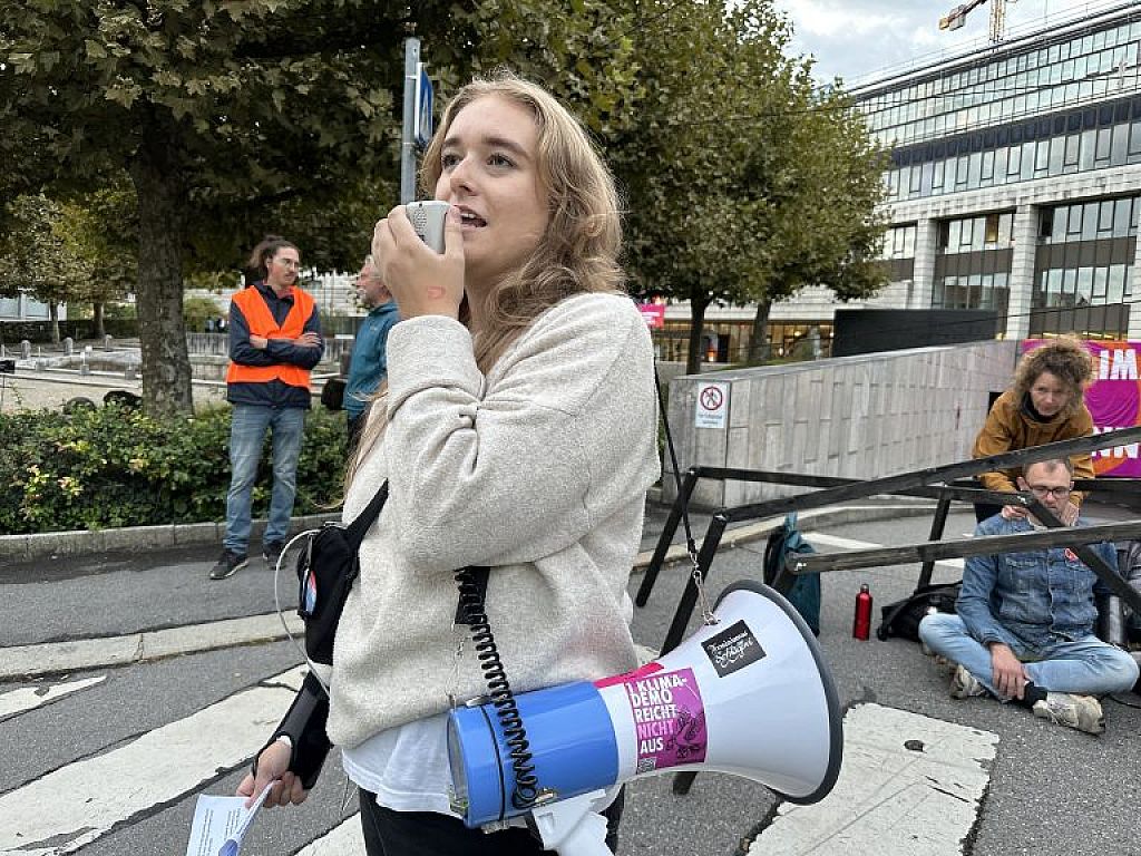 Extinction Rebellion mit Protestaktion vor dem Landhaus in Bregenz
 © Mirjam Mayer/VOL Live
