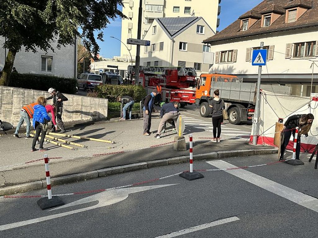 Extinction Rebellion mit Protestaktion vor dem Landhaus in Bregenz
 © Mirjam Mayer/VOL Live