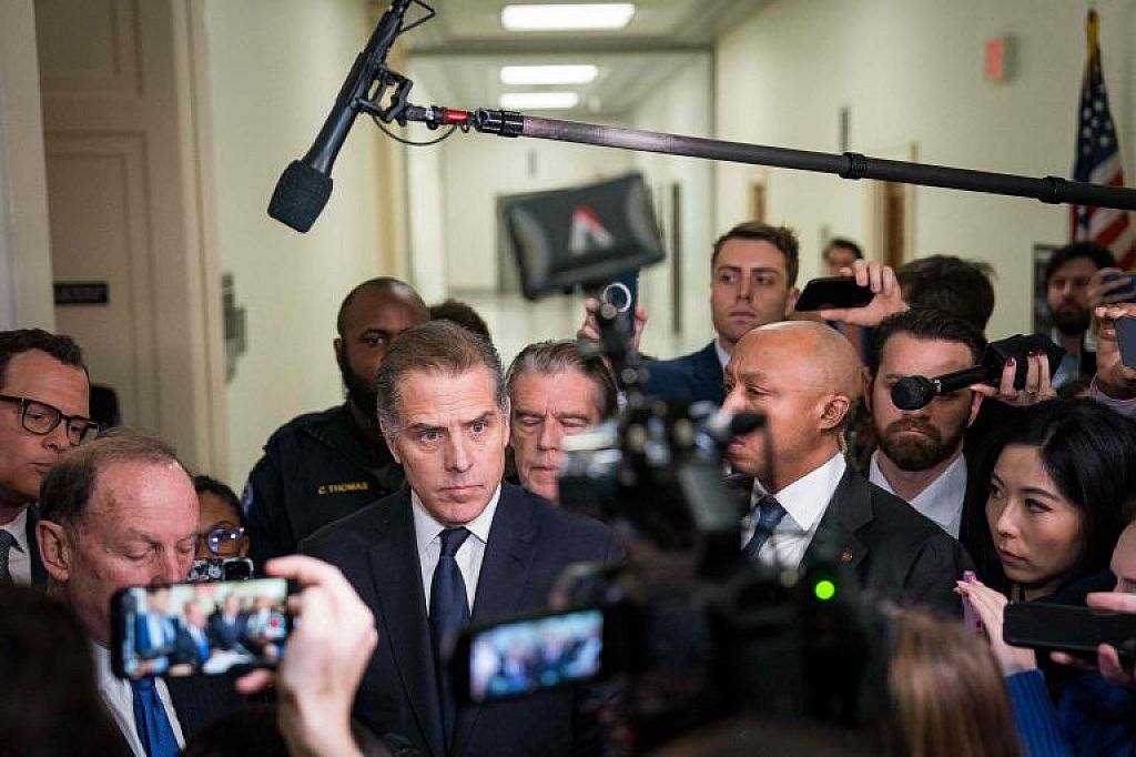US-HOUSE-OVERSIGHT-COMMITTEE-CONSIDERS-CITING-HUNTER-BIDEN-FOR-C
 © Reuters