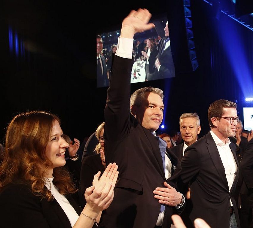 © APA/GERT EGGENBERGER