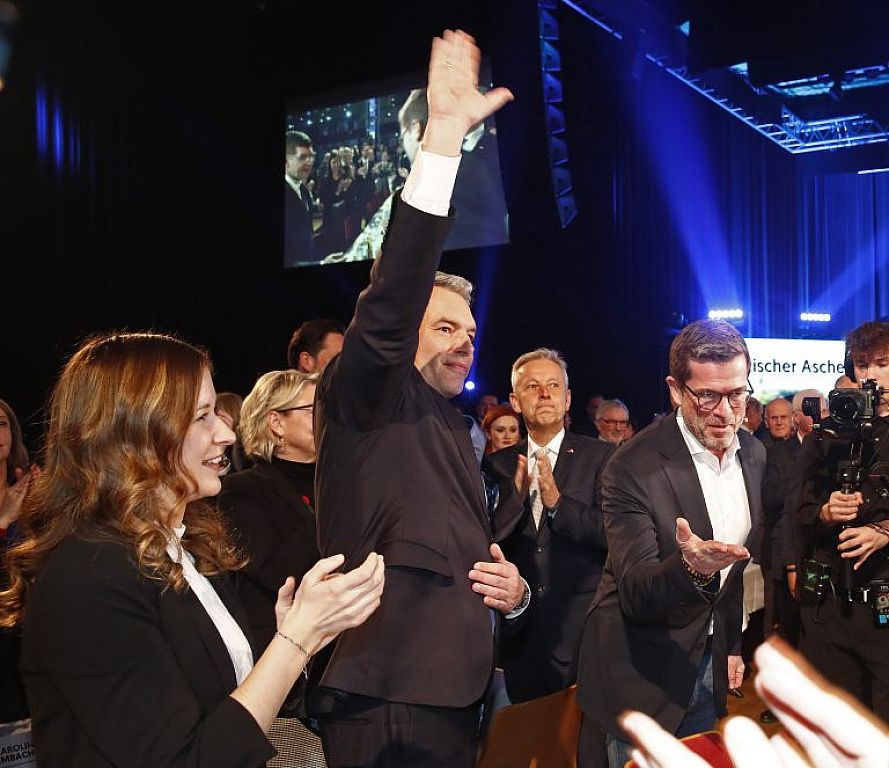 © APA/GERT EGGENBERGER