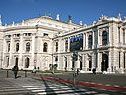 Burgtheater bringt "gefeierte Inszenierungen" wieder Burgtheater bringt "gefeierte Inszenierungen" wieder