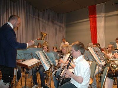Das Schülerblasorchester eröffnete das diesjährige Osterkonzert. Das Schülerblasorchester eröffnete das diesjährige Osterkonzert.