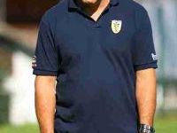 Der FC-Krumbach und Trainer Werner Scharnagel gehen ab sofort getrennte Wege. Für die restlichen Spiele gegen St. Gallenkirch, Raggal und Hohenweiler wird Wagenhaus Andreas die Mannschaft betreuen. Der FC-Krumbach und Trainer Werner Scharnagel gehen ab sofort getrennte Wege. Für die restlichen Spiele gegen St. Gallenkirch, Raggal und Hohenweiler wird Wagenhaus Andreas die Mannschaft betreuen.
