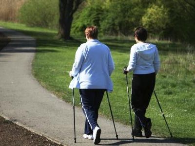 Nordic Walking ist der ideale Einstieg zur mehr Fitness. Nordic Walking ist der ideale Einstieg zur mehr Fitness.