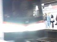 Schubser: "Hab' ihm einen Schubser gegeben mit drei, vier Fingern." Schubser: "Hab' ihm einen Schubser gegeben mit drei, vier Fingern."