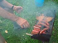 Vorsicht beim Grillen Vorsicht beim Grillen