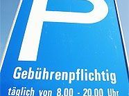 Ich drehe schon seit Stunden am Parkplatz meine Runden ... Ich drehe schon seit Stunden am Parkplatz meine Runden ...
