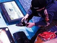 In allen erdenklichen Positionen lässt's sich gamen. In allen erdenklichen Positionen lässt's sich gamen.