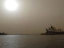 Trotz Sonne ist es finster über der Oper in Sydney