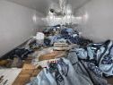 Flüchtlinge in zwei Lkws zusammengepfercht Flüchtlinge in zwei Lkws zusammengepfercht