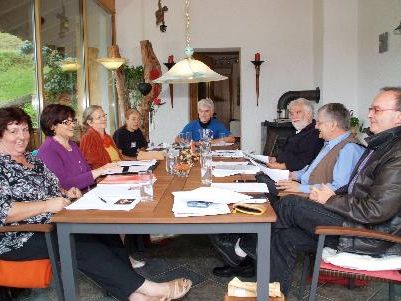 Im Wintergarten bei Anni Mathes wurde nach Worten gerungen. Im Wintergarten bei Anni Mathes wurde nach Worten gerungen.