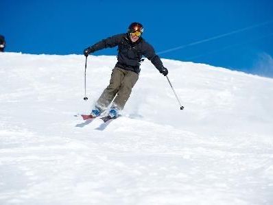 Vor es auf die Piste geht, nicht vergessen einen Skiservice machen zu lassen. Vor es auf die Piste geht, nicht vergessen einen Skiservice machen zu lassen.