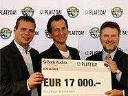 GOFUS-Fußballlegenden Günther Kaltenbrunner und Manfred Zsak übergaben Sportstadtrat Oxonitsch und Vbgm Ludwig einen Scheck in der Höhe von 17.000 Euro