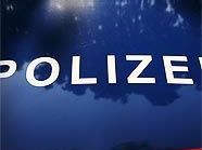 Die Polizei ist auf der Suche nach dem Täter. Die Polizei ist auf der Suche nach dem Täter.