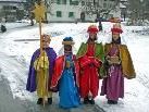 In vielen Häusern von Tschagguns waren die Sternsinger willkommene Gäste. Sie verkündeten die frohe Botschaft des Evangeliums. In vielen Häusern von Tschagguns waren die Sternsinger willkommene Gäste. Sie verkündeten die frohe Botschaft des Evangeliums.
