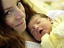 Mutter Deniz Öcel und Baby Azra sind wohlauf Mutter Deniz Öcel und Baby Azra sind wohlauf