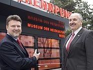 Vizebürgermeister Michael Ludwig und MA 34-Leiter Josef Neumayer vor dem neu gestalteten Museum Vizebürgermeister Michael Ludwig und MA 34-Leiter Josef Neumayer vor dem neu gestalteten Museum