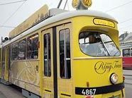 Die gelbe Straßenbahn ist als "Ring-Tram" unterwegs Die gelbe Straßenbahn ist als "Ring-Tram" unterwegs