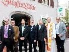 Josef Mager, Kurt Rupfle, Pino Scutaro, Dir. Robert Sturn, Dir. Dr. Daniel Wiesner, Pfarrer Gerhard Mähr, Bgm. Xaver Sinz. Josef Mager, Kurt Rupfle, Pino Scutaro, Dir. Robert Sturn, Dir. Dr. Daniel Wiesner, Pfarrer Gerhard Mähr, Bgm. Xaver Sinz.