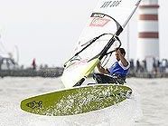 Podersdorf rüstet sich für das Surf-Spektakel Podersdorf rüstet sich für das Surf-Spektakel