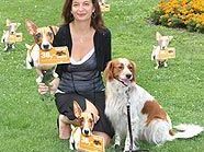 Umweltstadträdtin Ulli Sima freut sich über den Erfolg des "Sackerls mit dem Gackerl" Umweltstadträdtin Ulli Sima freut sich über den Erfolg des "Sackerls mit dem Gackerl"