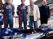 Die beiden Fahrer Sébastien Buemi und Jamie Alguersuari (Mitte), Franz Tost und Michael Seidl Die beiden Fahrer Sébastien Buemi und Jamie Alguersuari (Mitte), Franz Tost und Michael Seidl
